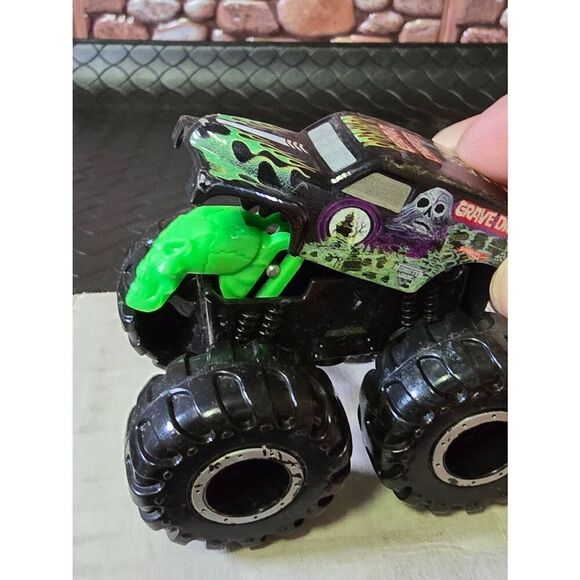 Hot Wheels Monster Truck Bundle #A53 - Picture 6 of 8